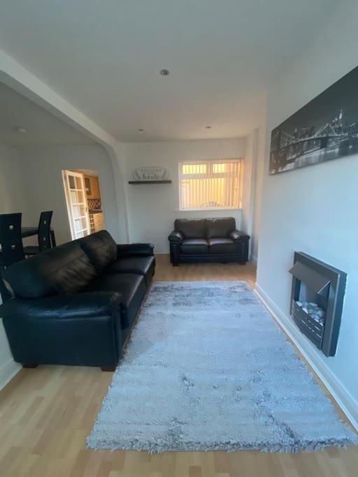 Modern Two Bed House Close To City Centre Belfast Exterior foto
