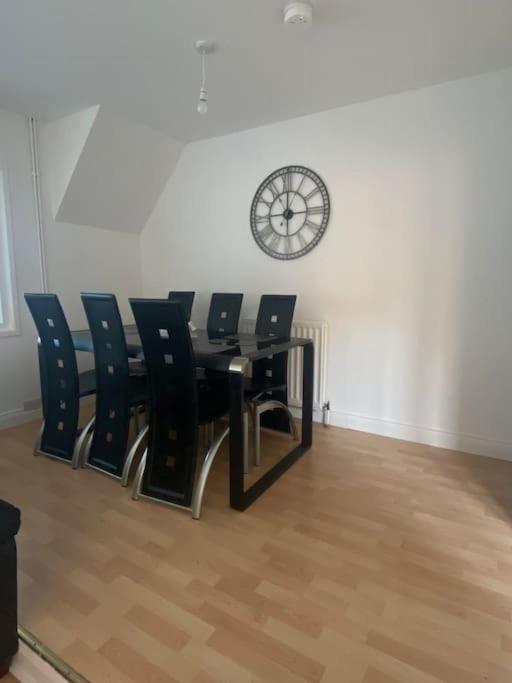 Modern Two Bed House Close To City Centre Belfast Exterior foto